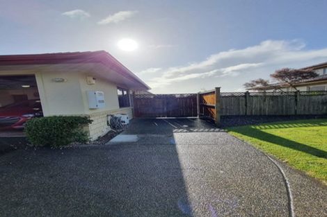 Photo of property in 19 Fergy Crescent, Wattle Downs, Auckland, 2103