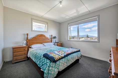 Photo of property in 29 Simons Street, Moturoa, New Plymouth, 4310