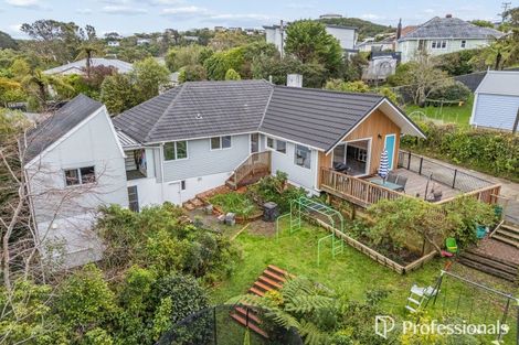 Photo of property in 57 Poto Road, Normandale, Lower Hutt, 5010