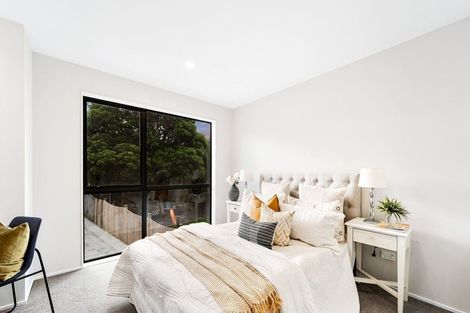 Photo of property in 2/33 Buscomb Avenue, Henderson, Auckland, 0610