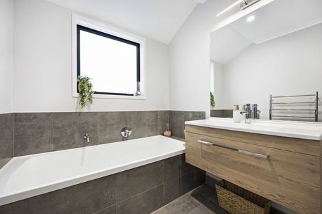 Photo of property in 32 Peacock Place, Pokeno, 2402