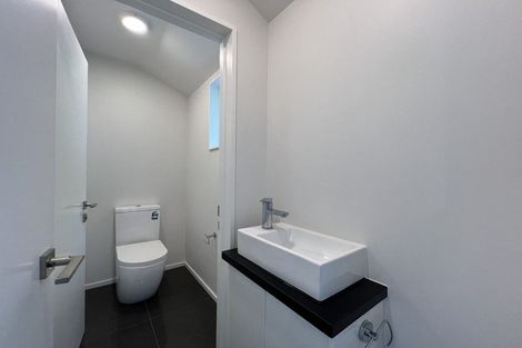 Photo of property in 16 Shingle Street, Sydenham, Christchurch, 8023