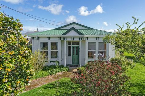Photo of property in 27 Sackville Street, Martinborough, 5711
