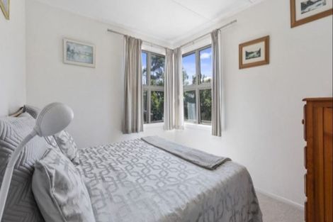 Photo of property in 1/412 East Coast Road, Sunnynook, Auckland, 0630