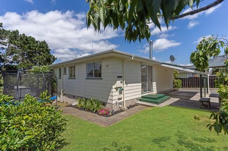Photo of property in 1/81 Archmillen Avenue, Pakuranga Heights, Auckland, 2010