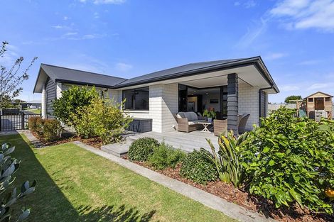Photo of property in 10 Northpoint Way, Bell Block, New Plymouth, 4312