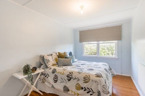 Photo of property in 3 Gates Road, Waikanae Beach, Waikanae, 5036