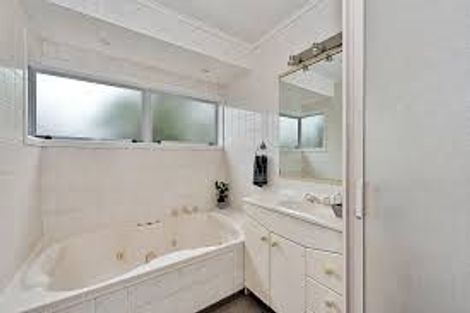 Photo of property in 9 Lynwood Place, Chedworth, Hamilton, 3210