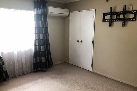 Photo of property in 2/421 Mount Albert Road, Mount Roskill, Auckland, 1041