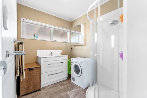 Photo of property in 2/372 Whangaparaoa Road, Stanmore Bay, Whangaparaoa, 0932