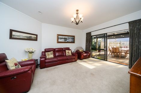 Photo of property in 121 Summerhill Drive, Fitzherbert, Palmerston North, 4410