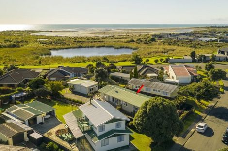 Photo of property in 13 Rangiatea Street, Paraparaumu Beach, Paraparaumu, 5032