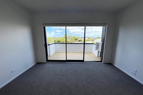 Photo of property in 2/30 Bowater Place, Manurewa, Auckland, 2102