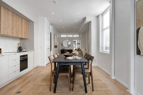 Photo of property in 1/11 Courtenay Place, Te Aro, Wellington, 6011