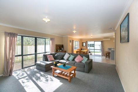 Photo of property in 55 Seaview Road, Marfell, New Plymouth, 4310