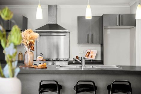 Photo of property in 18 Huntington Park Drive, Greenhithe, Auckland, 0632