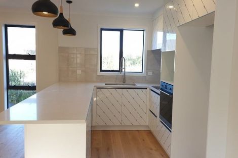 Photo of property in 210a Forrest Hill Road, Forrest Hill, Auckland, 0620