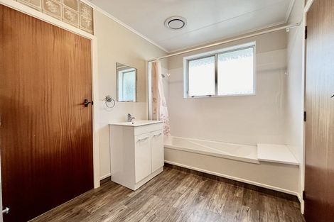 Photo of property in 63 Bledisloe Crescent, Wainuiomata, Lower Hutt, 5014