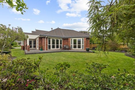 Photo of property in 6 La Lena Grove, Fitzherbert, Palmerston North, 4410