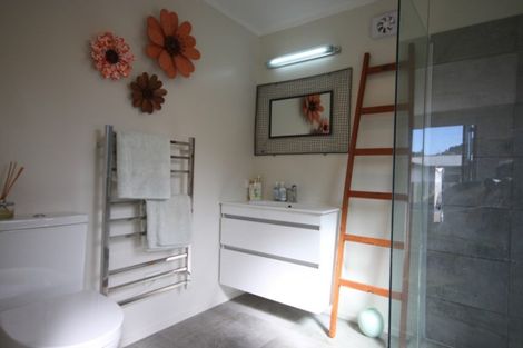 Photo of property in 42 Vista Paku, Pauanui, Hikuai, 3579