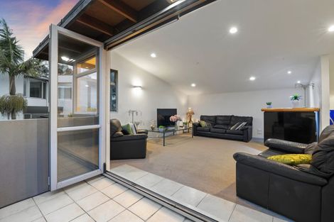 Photo of property in 1/395 Beach Road, Mairangi Bay, Auckland, 0630