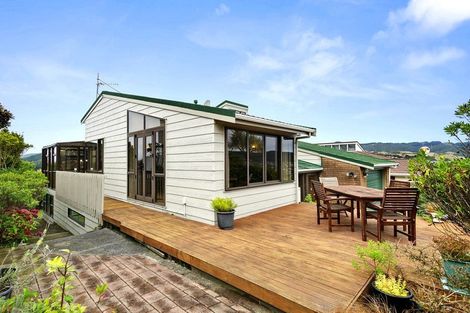 Photo of property in 78 Victory Crescent, Tawa, Wellington, 5028
