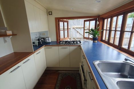 Photo of property in 9 Hastings Parade, Devonport, Auckland, 0624