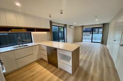 Photo of property in 41a Camelot Place, Glenfield, Auckland, 0629