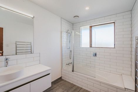Photo of property in 62a Mazengarb Road, Paraparaumu Beach, Paraparaumu, 5032