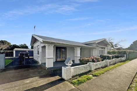 Photo of property in 1 Parkes Avenue, Saint Johns Hill, Whanganui, 4501