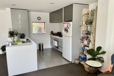 Photo of property in 4/12 Agra Crescent, Khandallah, Wellington, 6035