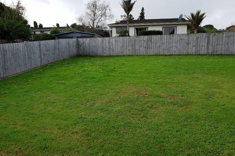 Photo of property in 18 St Catherine Crescent, West Harbour, Auckland, 0618
