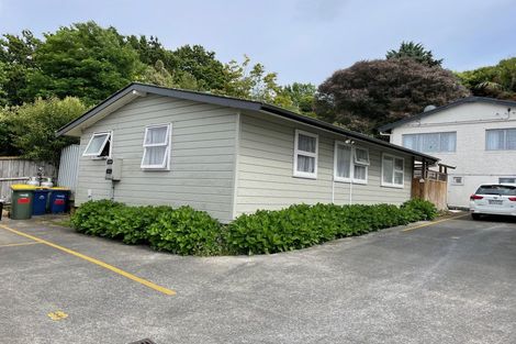 Photo of property in 35 Wairau Road, Forrest Hill, Auckland, 0627