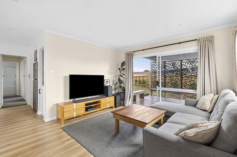 Photo of property in 5a Beatrice Place, Nawton, Hamilton, 3200