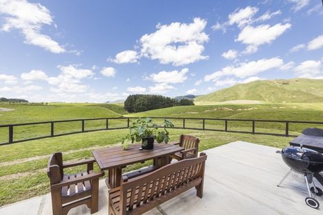 Photo of property in 34 Highland View Drive, Tokomaru, Palmerston North, 4474