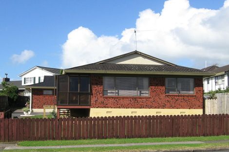 Photo of property in 1/162 Prince Regent Drive, Farm Cove, Auckland, 2012