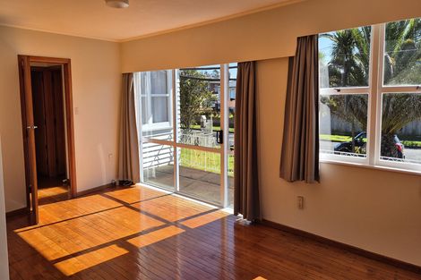 Photo of property in 44 Tiraumea Drive, Pakuranga, Auckland, 2010