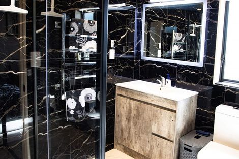 Photo of property in 21 Hawk Place, Welcome Bay, Tauranga, 3112