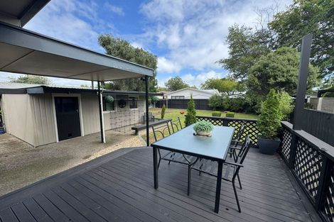 Photo of property in 9 Durham Crescent, Palmerston North, 4414