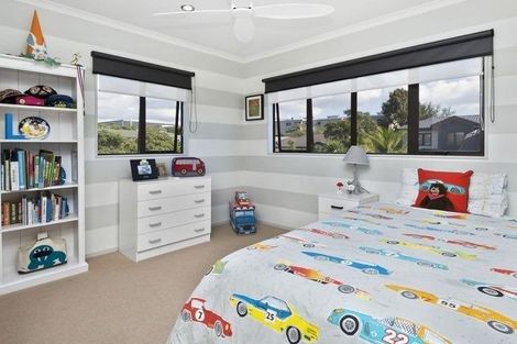 Photo of property in 12 Derg Place, East Tamaki, Auckland, 2013