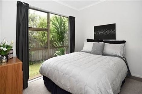 Photo of property in 3b Lillian Place, Orewa, 0931