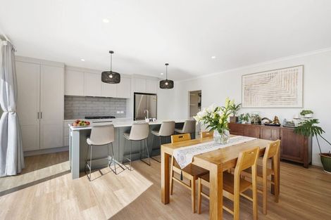 Photo of property in 8 Boeing Way, Newlands, Wellington, 6037