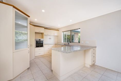 Photo of property in 6 Dairyland Drive, East Tamaki Heights, Auckland, 2016