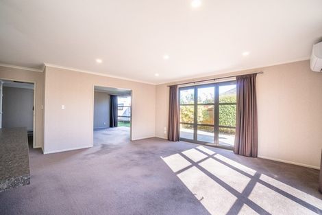 Photo of property in 11 Geneva Terrace, Kelvin Grove, Palmerston North, 4414