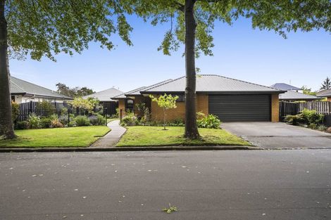Photo of property in 5 Villa Grove, Ilam, Christchurch, 8041