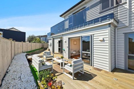 Photo of property in 41 Compass Way, Half Moon Bay, Auckland, 2012