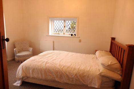 Photo of property in 16 Queen Street, Cambridge, 3434