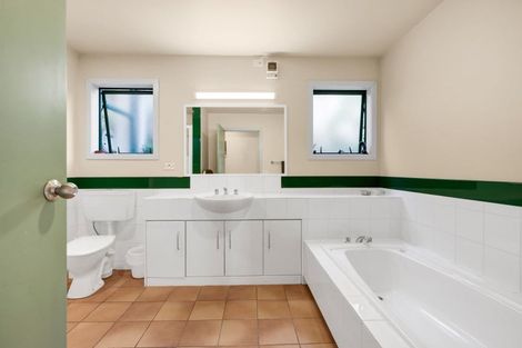 Photo of property in 1 Te Mara Place, Merrilands, New Plymouth, 4312