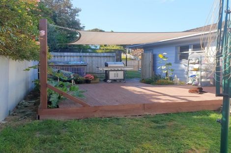 Photo of property in 10 Valley Road, Waiuku, 2123
