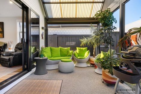 Photo of property in 31 Crown Street, Papamoa, 3118